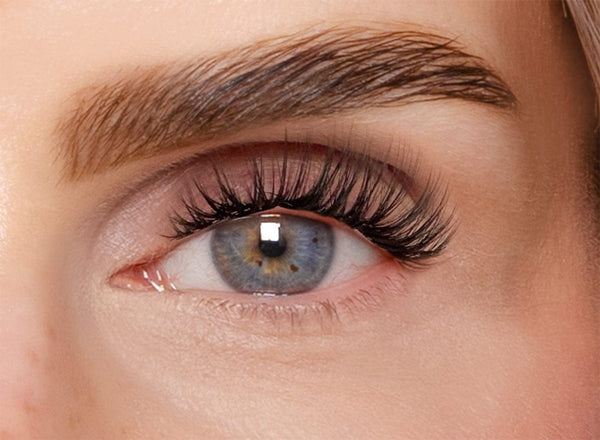 All You Need Is Lashes – Valentines Bundle 2026 (Classic DIY)